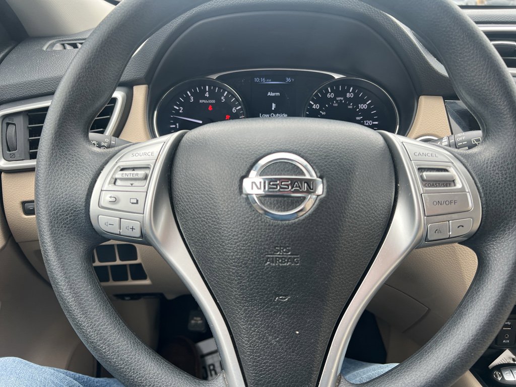 Used 2016 Nissan Rogue SV image 20
