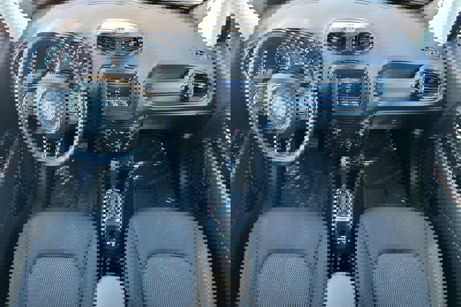 Used 2020 Jeep Renegade Altitude image 3