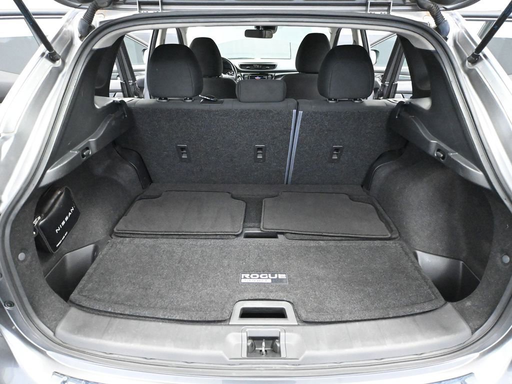 Used 2021 Nissan Rogue Sport SV image 39