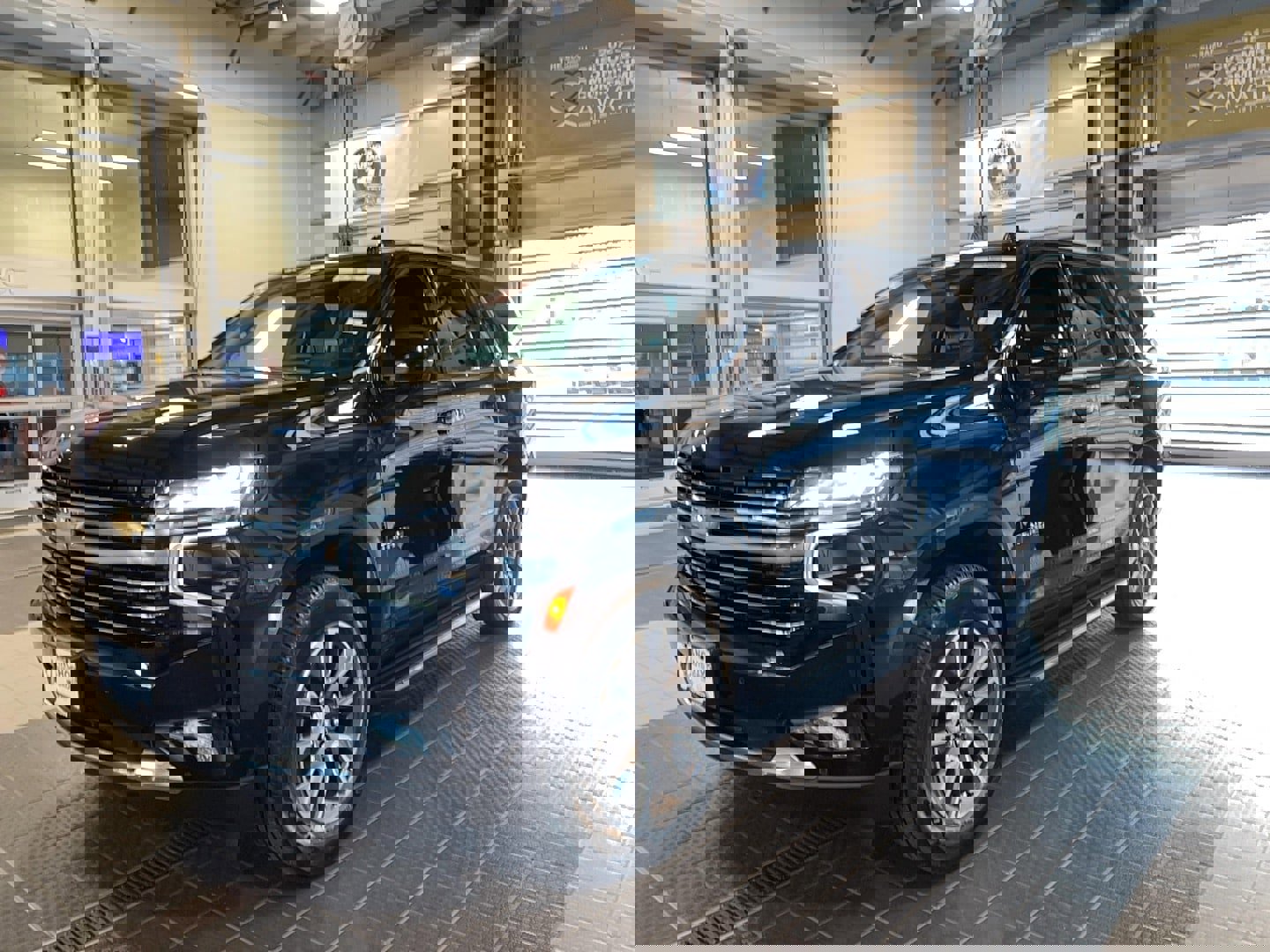 Used 2022 Chevrolet Tahoe LT w/ LT Signature Plus Package image 3