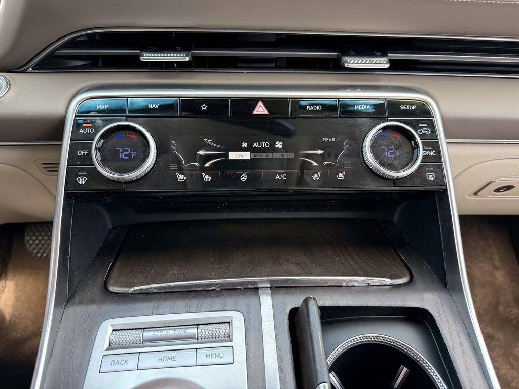 Certified 2023 Genesis GV80 2.5T w/ Prestige 20" Package image 16