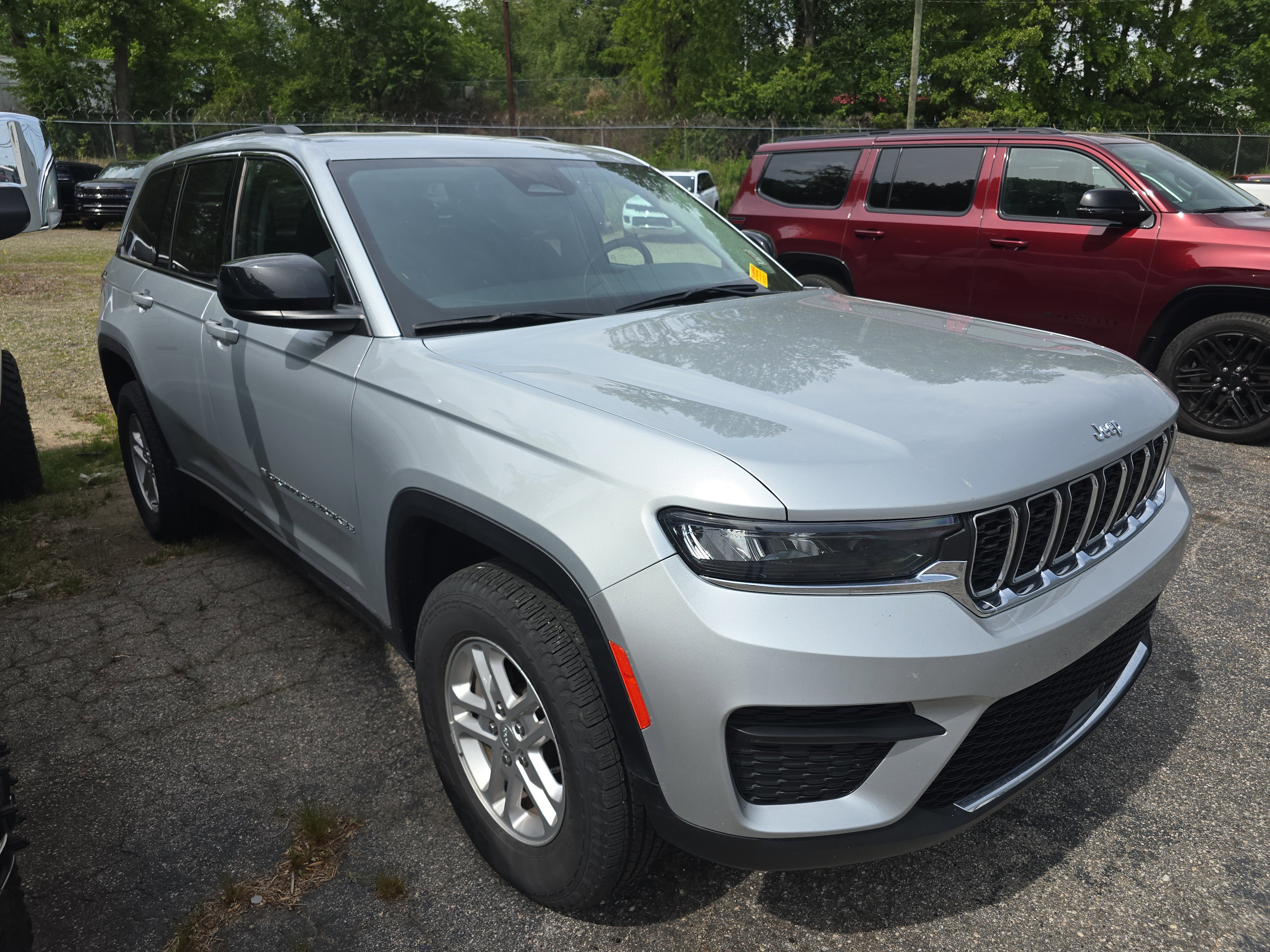 Used 2023 Jeep Grand Cherokee Laredo