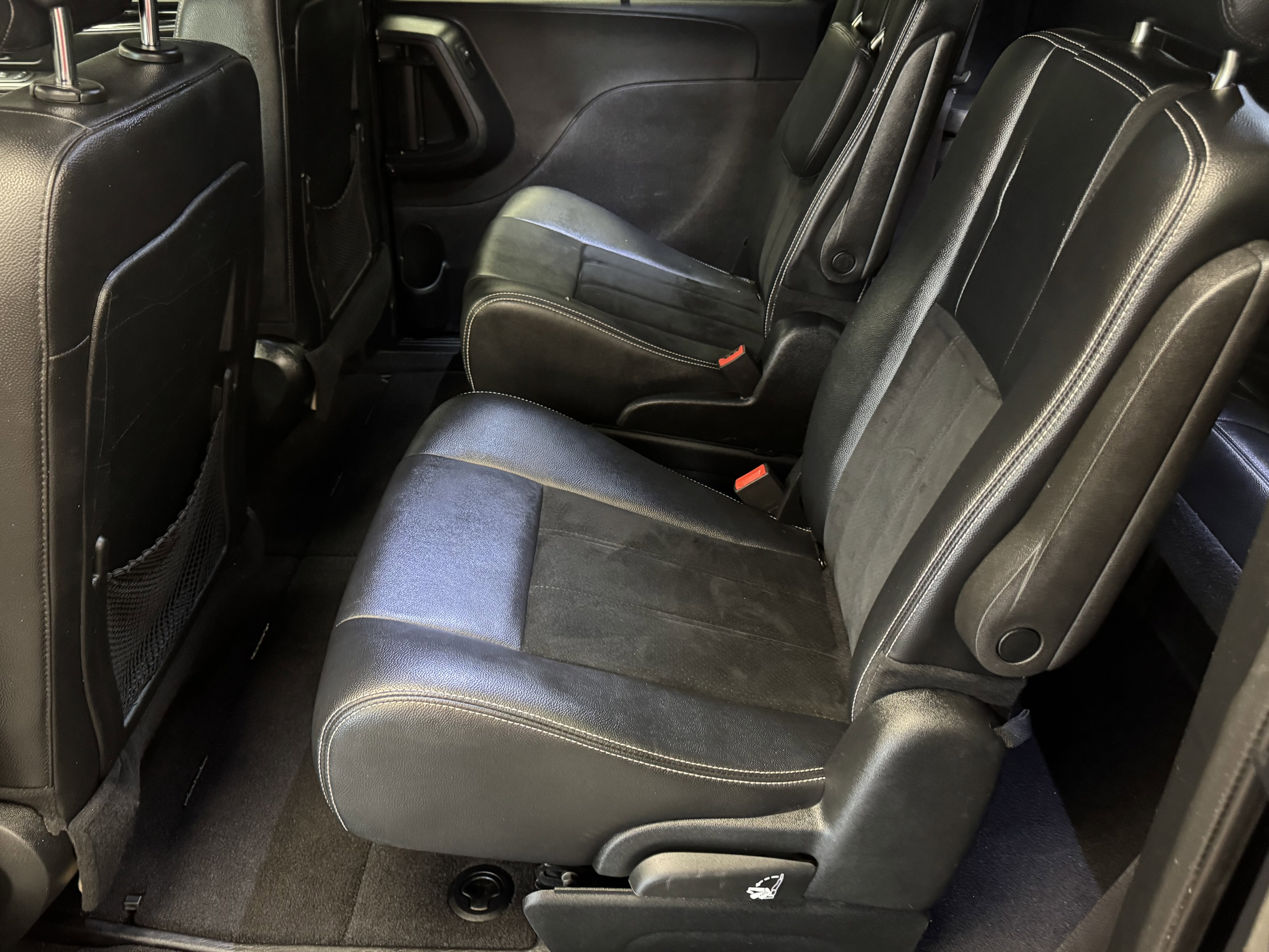 Used 2018 Dodge Grand Caravan SXT w/ Driver Convenience Group image 11