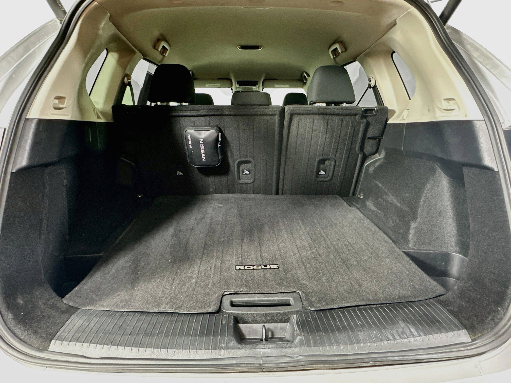 Used 2025 Nissan Rogue SV FWD image 29