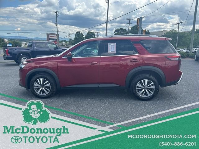 Used 2025 Nissan Pathfinder SL AWD/4WD image 4