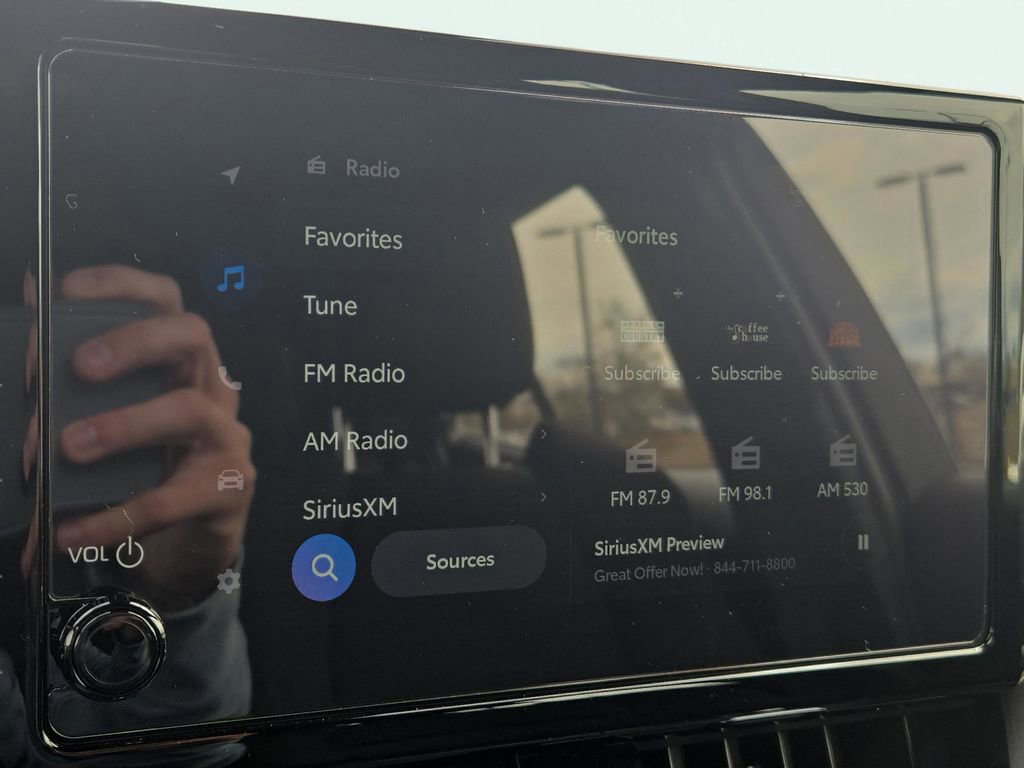 Used 2025 Toyota Corolla SE image 25