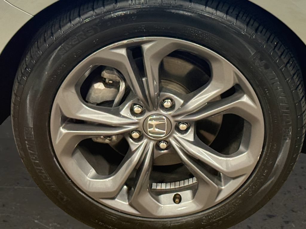Used 2024 Honda Accord EX image 9