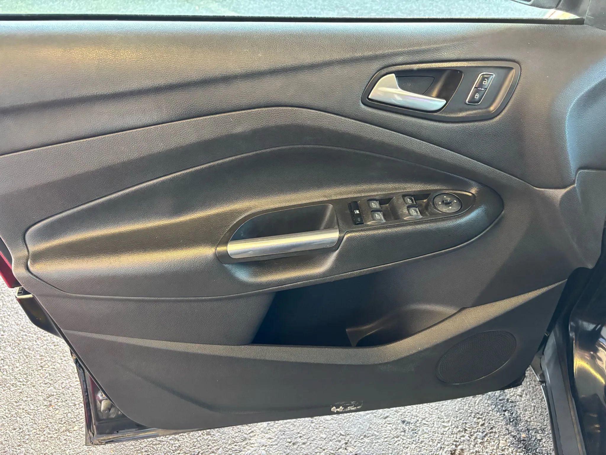 Used 2015 Ford Escape SE w/ Equipment Group 201A image 12