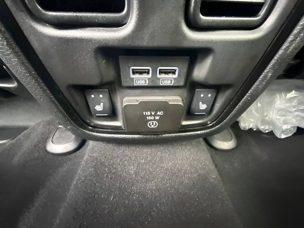 Used 2024 Dodge Durango R/T RWD image 12