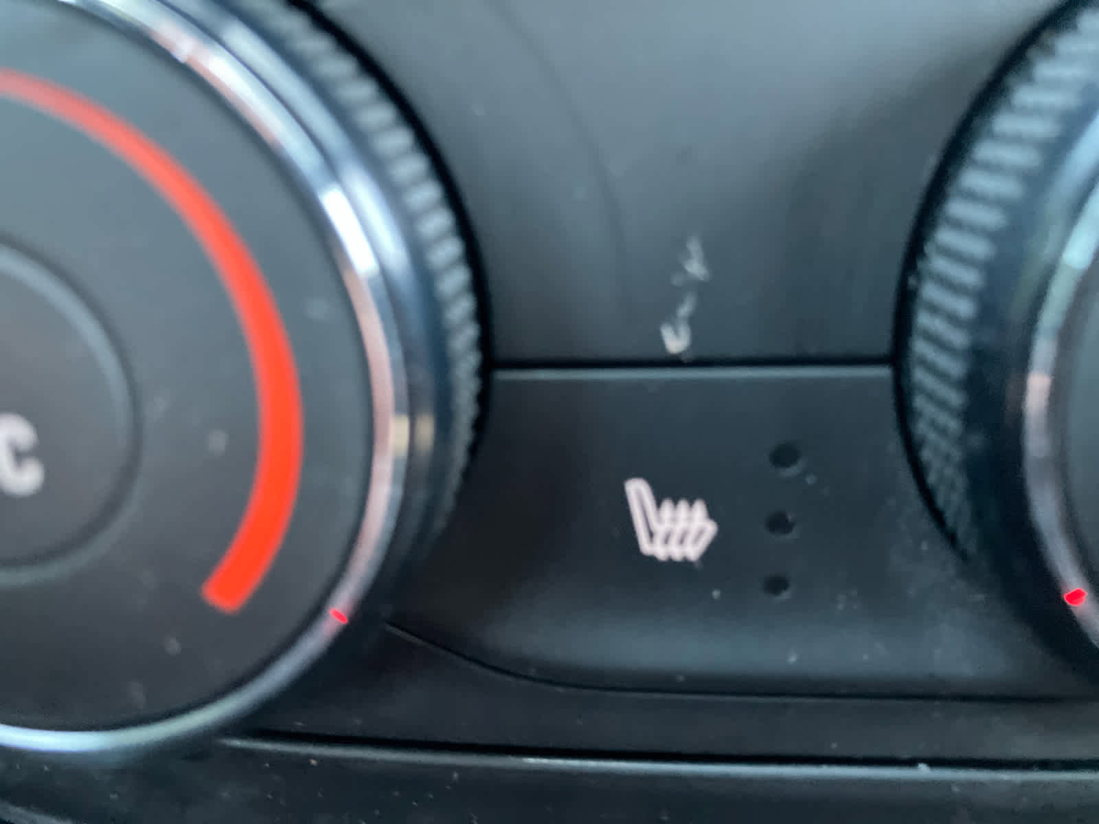 Used 2024 Chevrolet Trax RS w/ Sunroof Package image 24