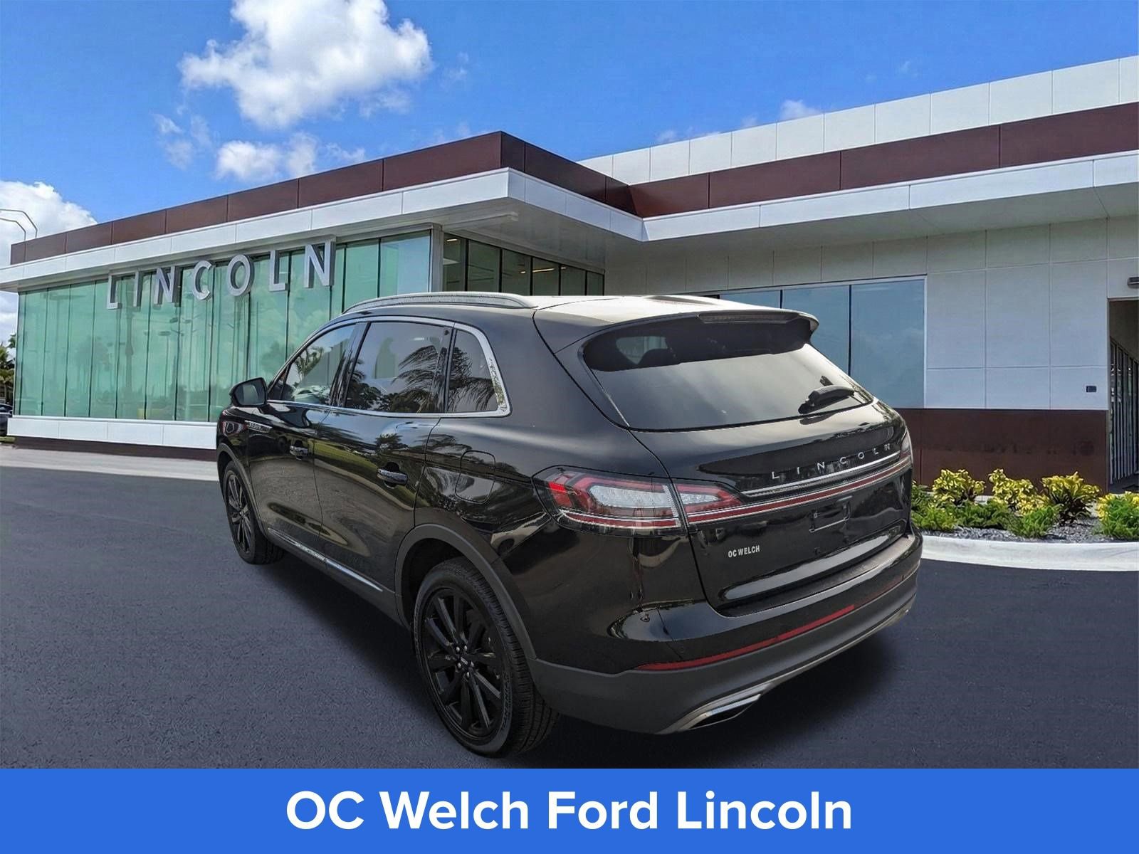 Certified 2023 Lincoln Nautilus Reserve w/ Monochromatic Package image 7