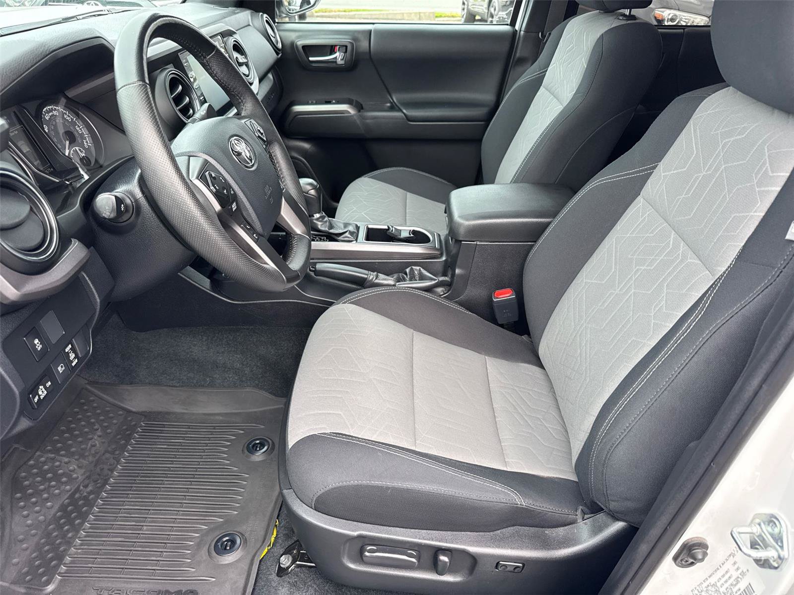 Used 2023 Toyota Tacoma TRD Sport AWD/4WD image 25