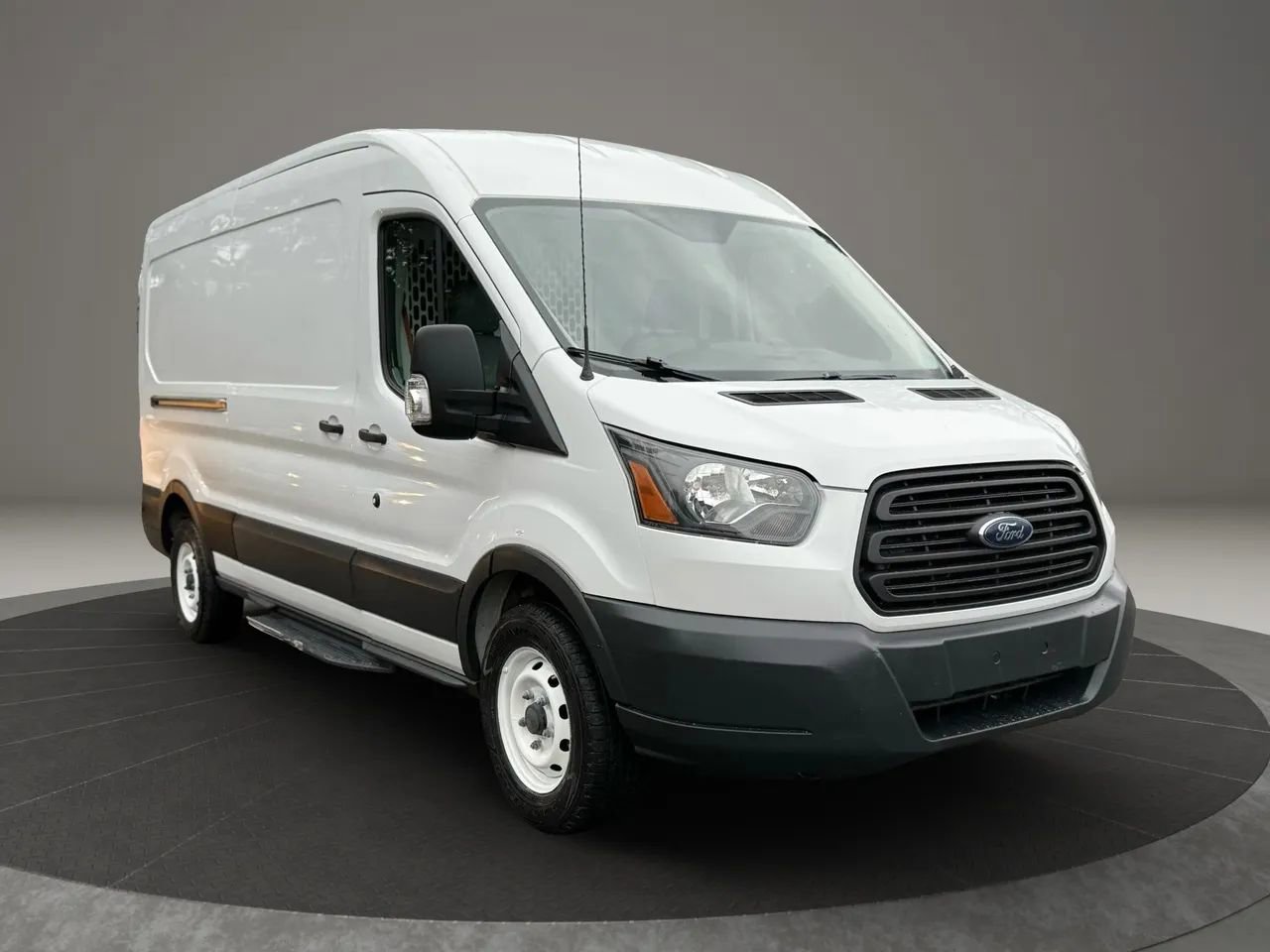 Used 2018 Ford Transit 150 148 Medium Roof image 3