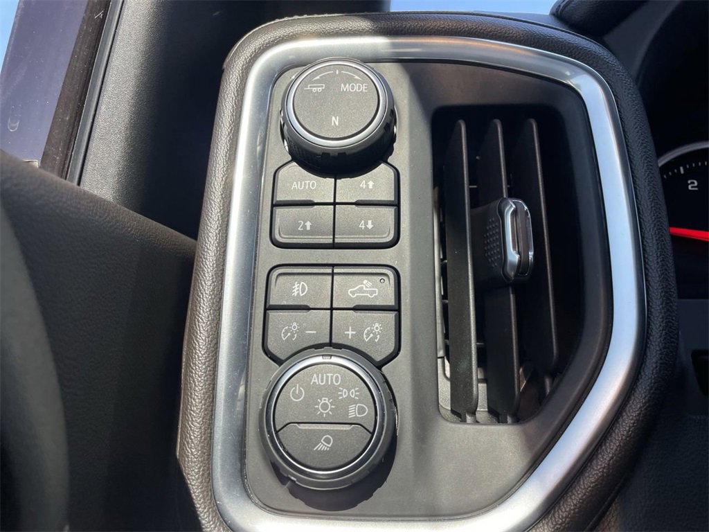 Used 2020 Chevrolet Silverado 2500 LTZ w/ LTZ Premium Package image 27