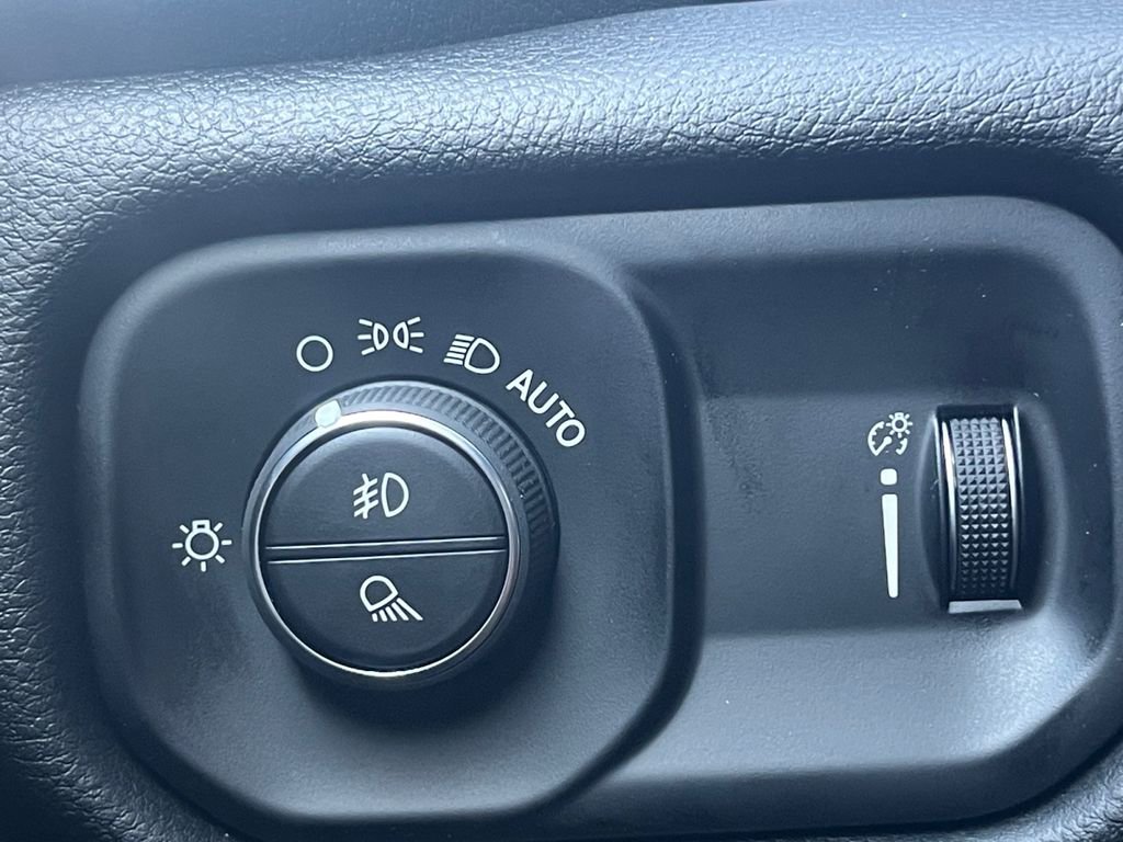 New 2026 RAM 1500 4x4 Crew Cab image 12