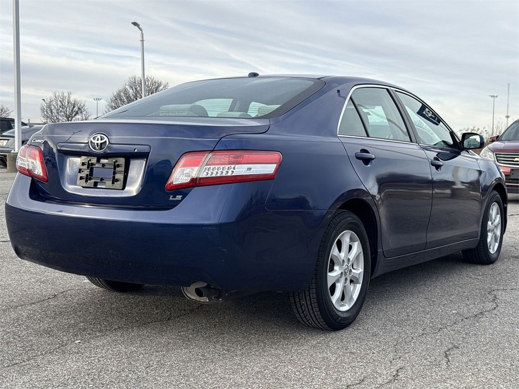 Used 2011 Toyota Camry LE image 8