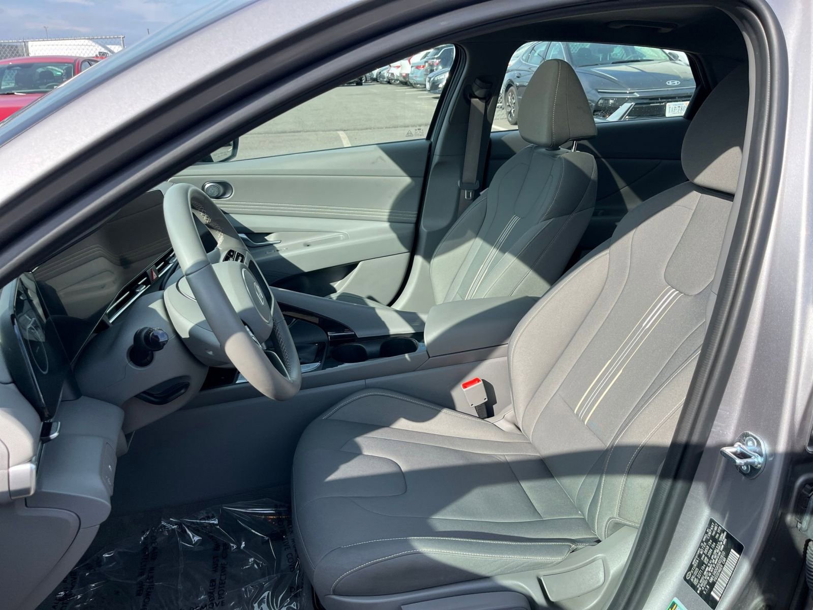 Used 2025 Hyundai Elantra SEL FWD image 37