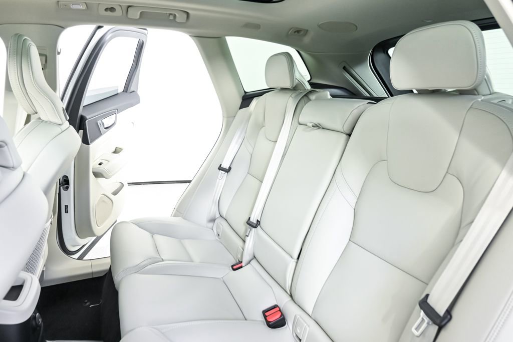 New 2026 Volvo XC60 T8 Ultra w/ Protection Package Premier AWD/4WD image 20