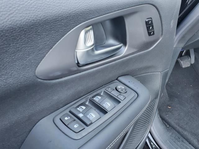 New 2026 Chrysler Pacifica Select image 7