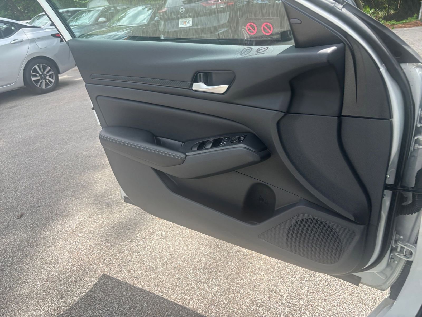 Used 2025 Nissan Altima 2.5 SV FWD image 18