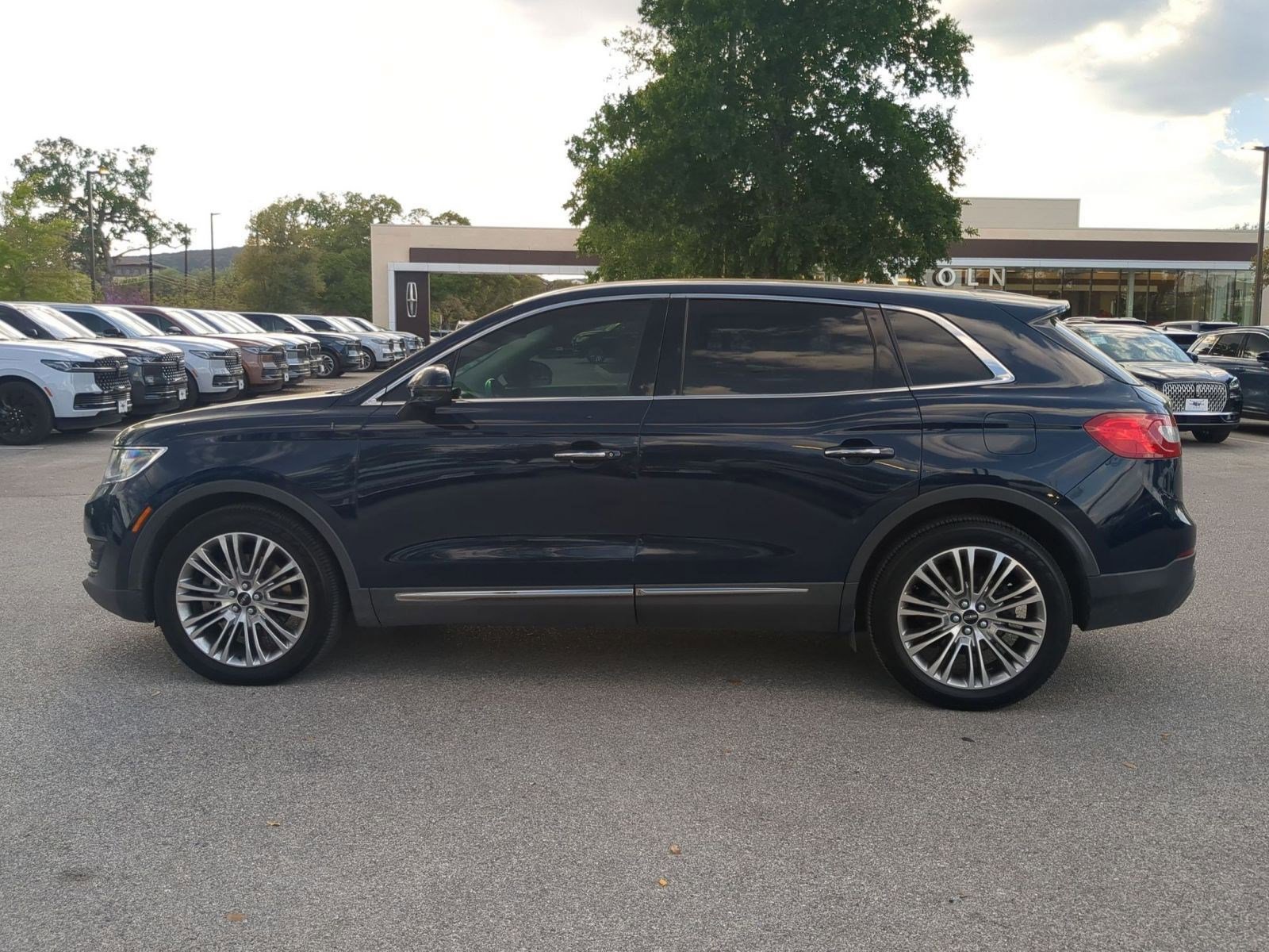 Used 2018 Lincoln MKX Reserve w/ Lincoln MKX Climate Package image 6
