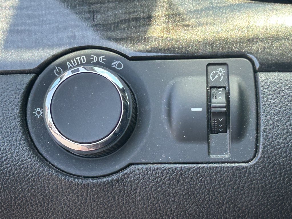 Used 2015 Buick Encore FWD image 22