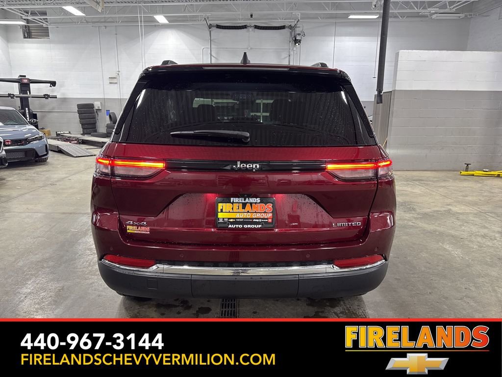 Used 2023 Jeep Grand Cherokee Limited image 4