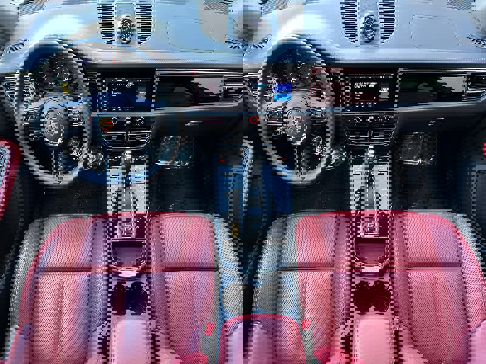 Used 2025 Porsche Macan image 6