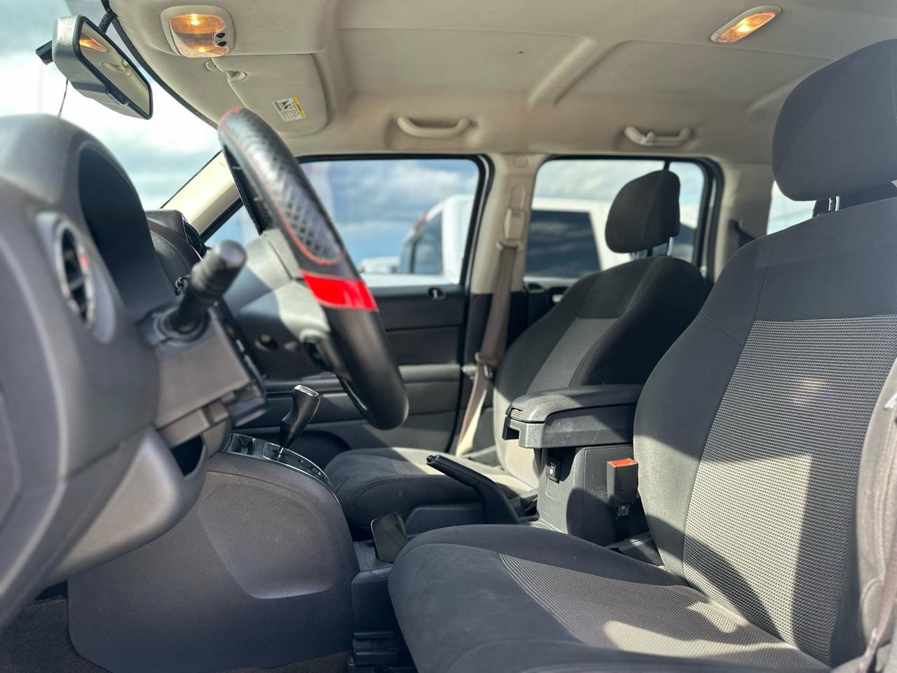 Used 2017 Jeep Patriot Latitude FWD image 9