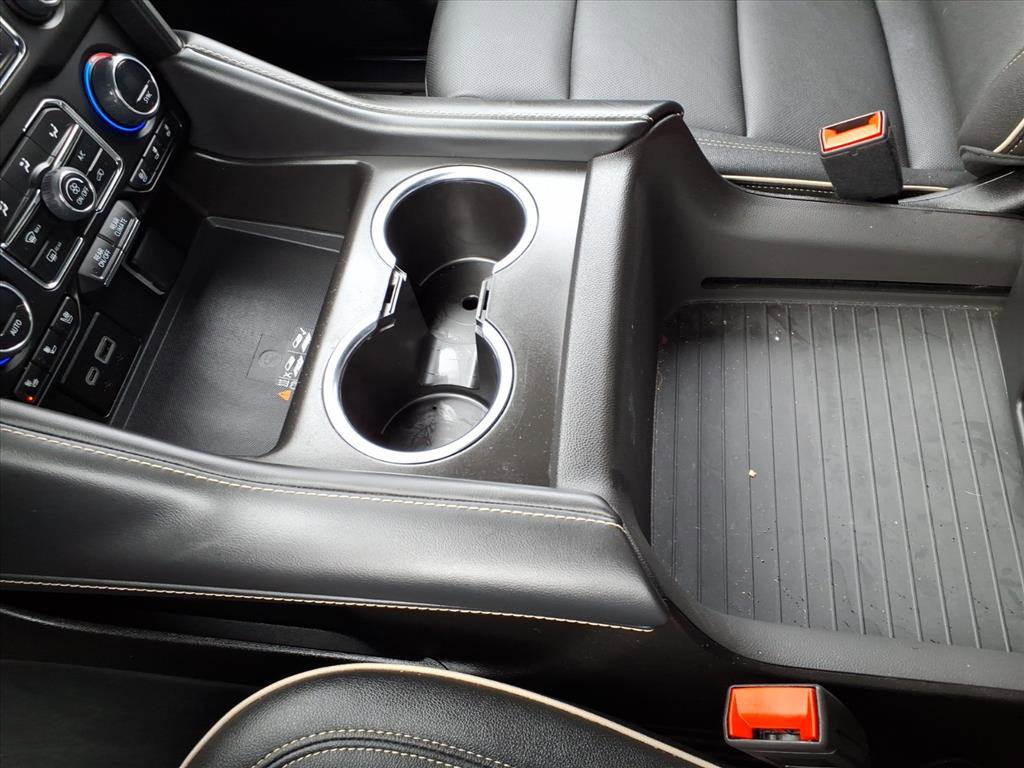 Used 2023 Chevrolet Suburban Premier image 15