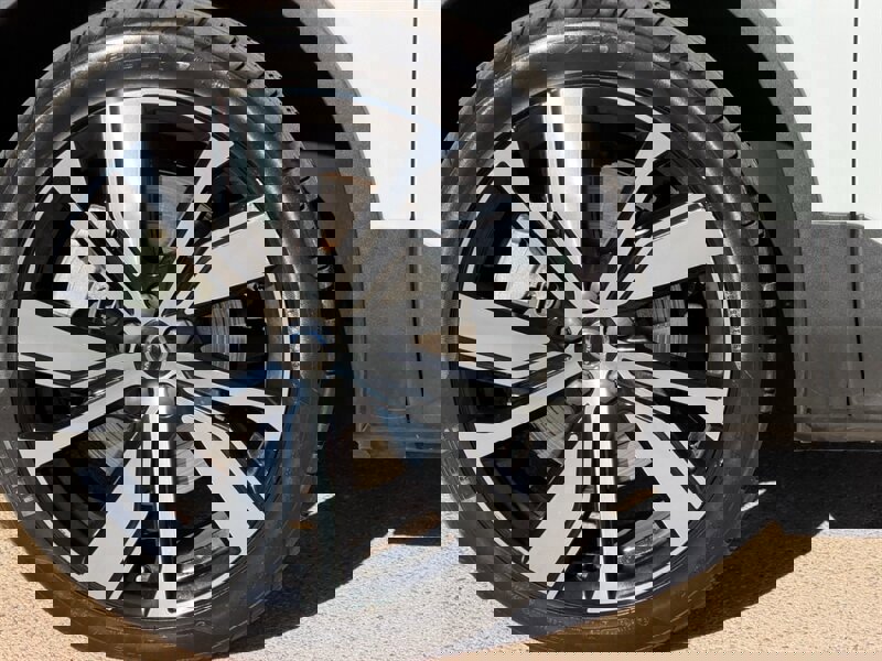 Used 2021 Volvo XC40 P8 Recharge image 35