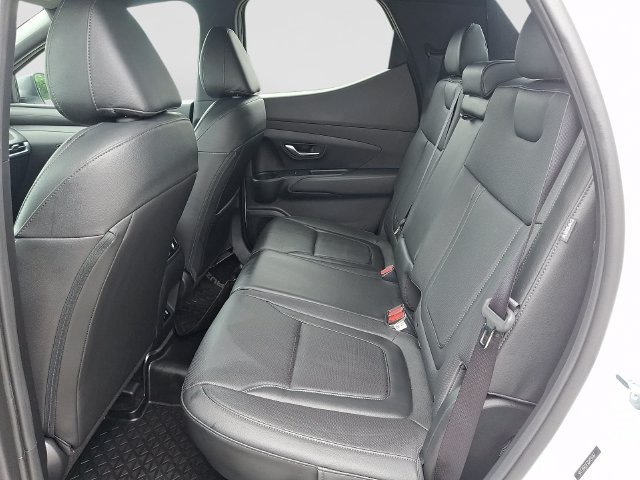Used 2025 Hyundai Santa Cruz SEL FWD image 10