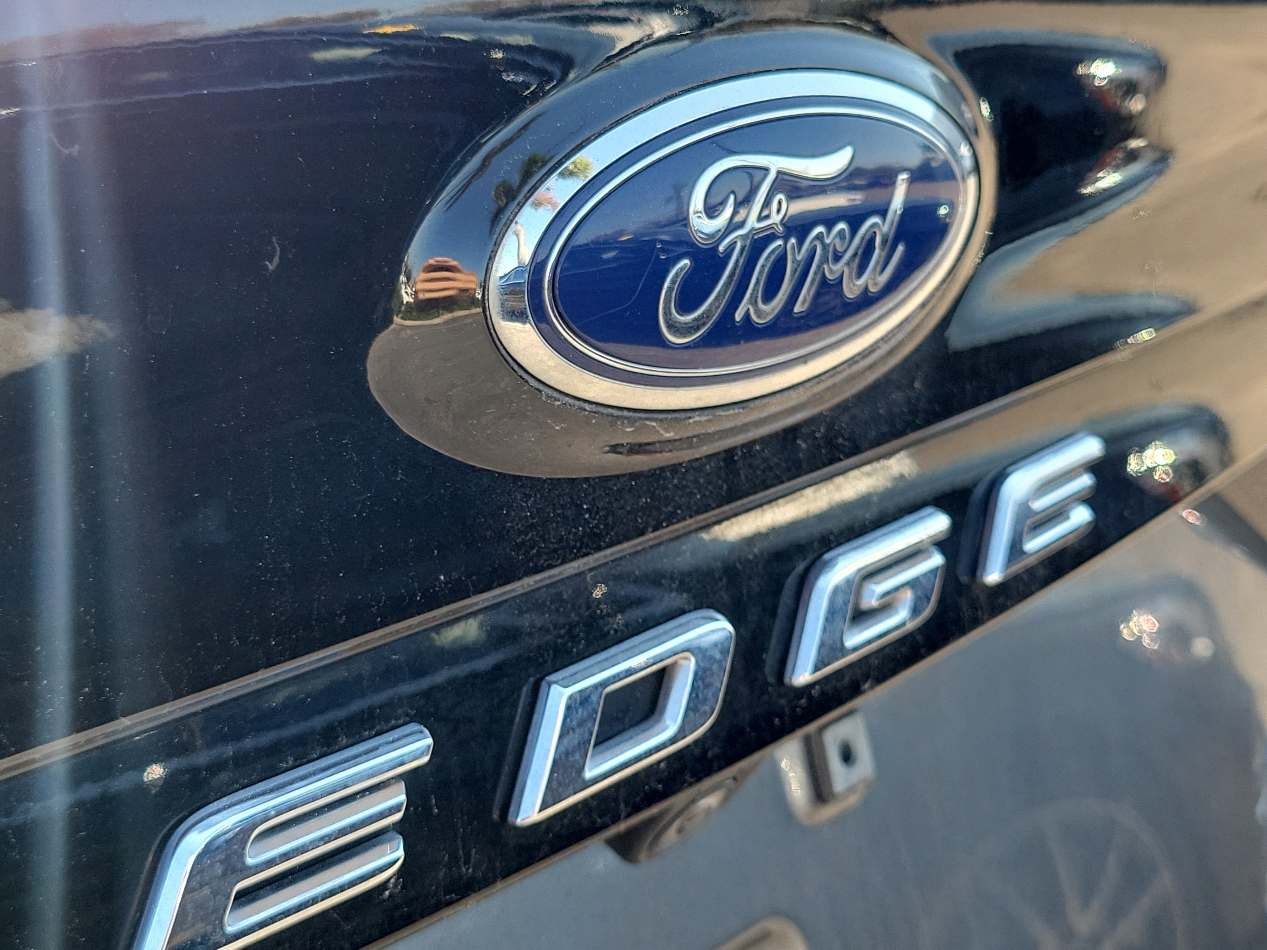 Used 2023 Ford Edge Titanium image 7