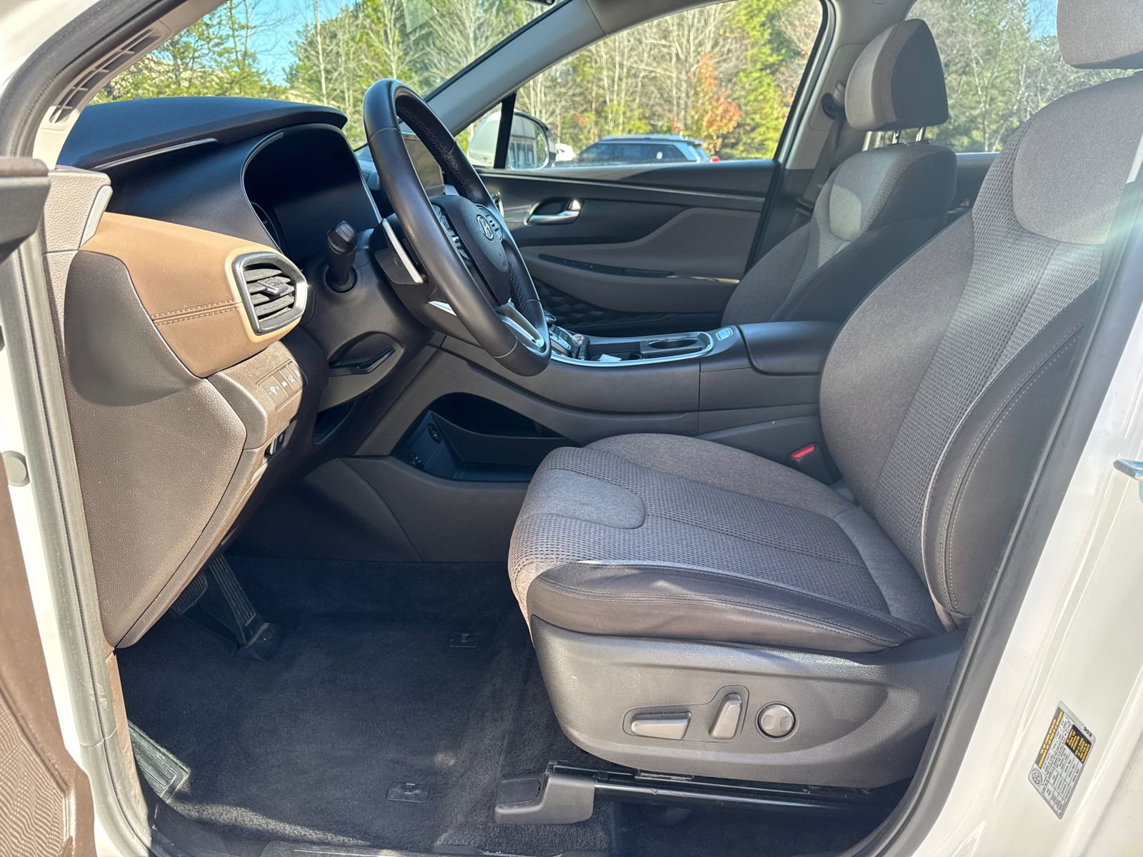 Used 2023 Hyundai Santa Fe SEL Convenience image 9