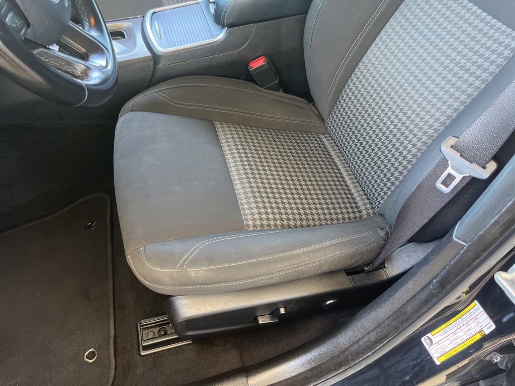 Used 2023 Dodge Charger SXT RWD image 7