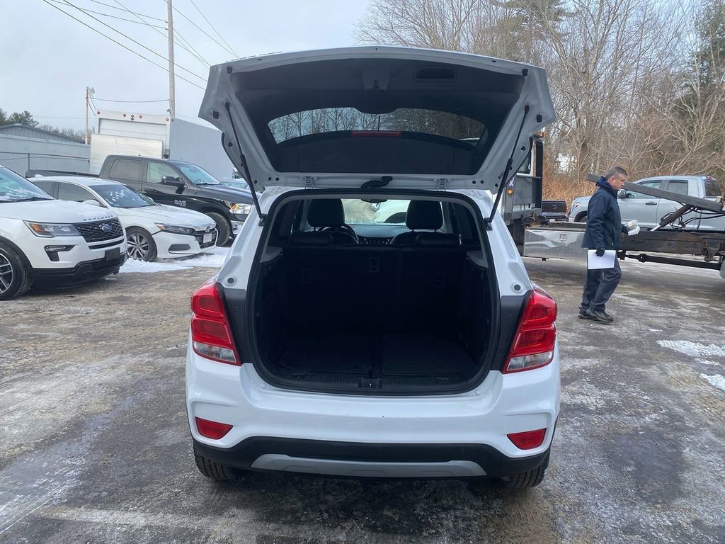Used 2019 Chevrolet Trax LT w/ LT Convenience Package image 24