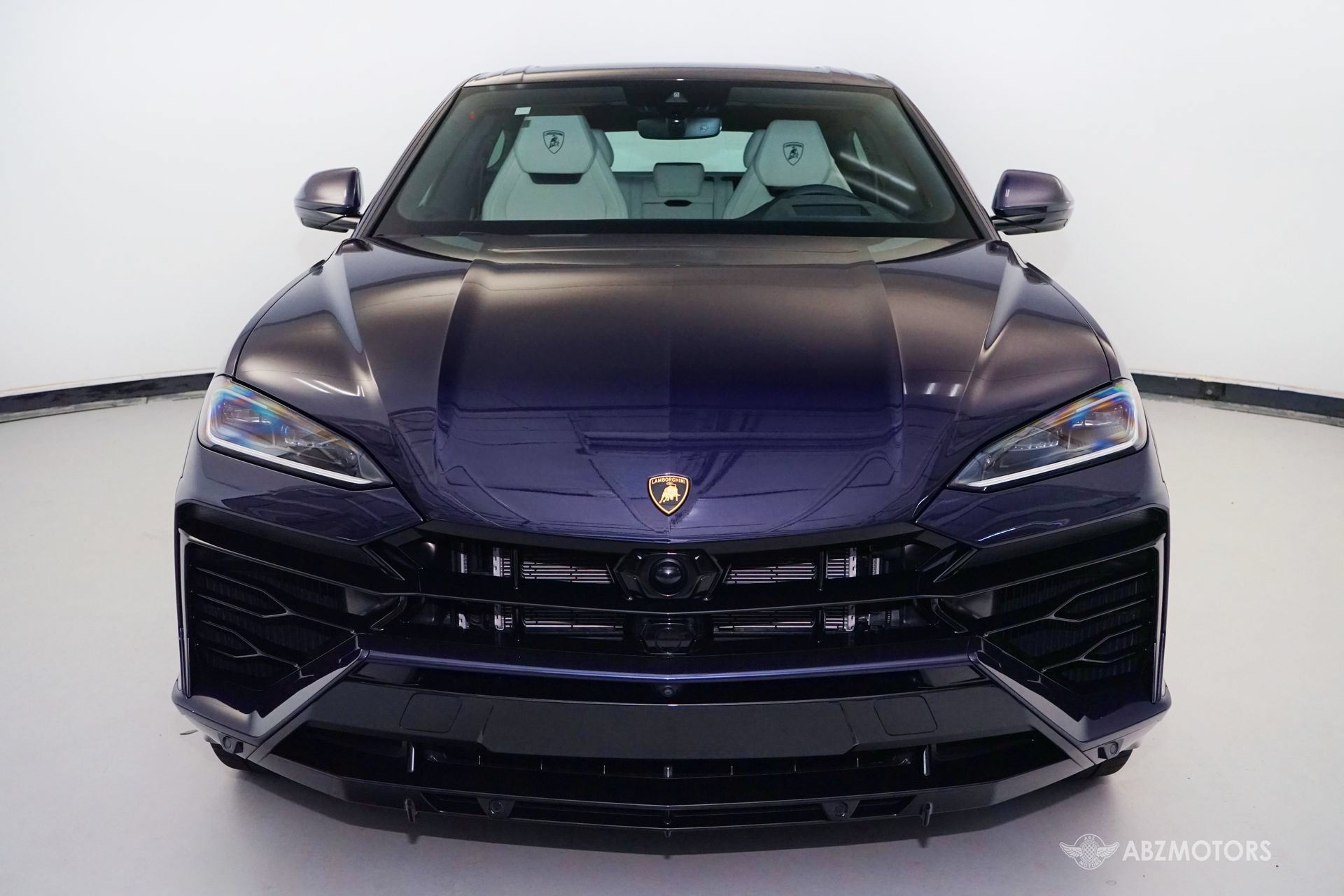 Used 2025 Lamborghini Urus SE AWD/4WD image 3