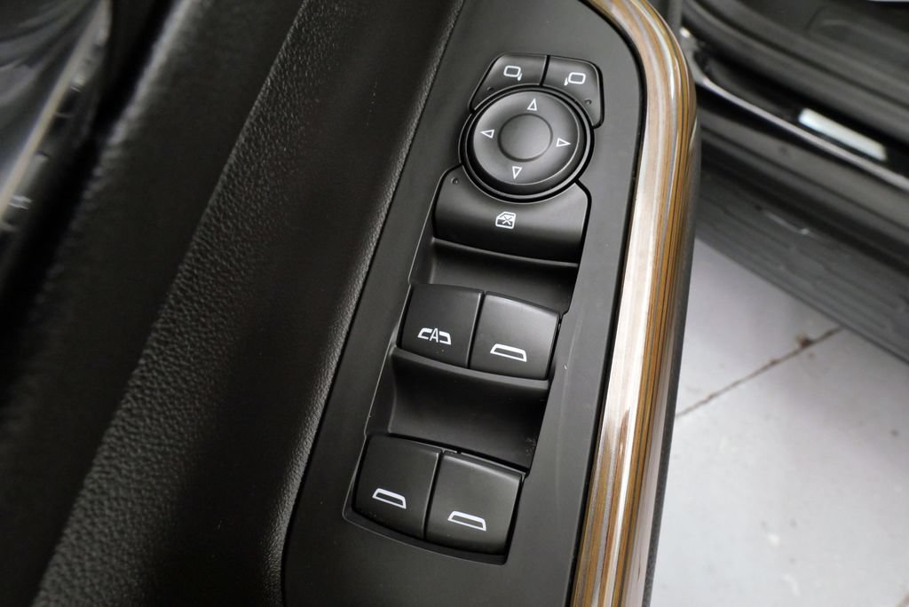 Used 2023 GMC Acadia SLE w/ Driver Convenience Package AWD/4WD image 13