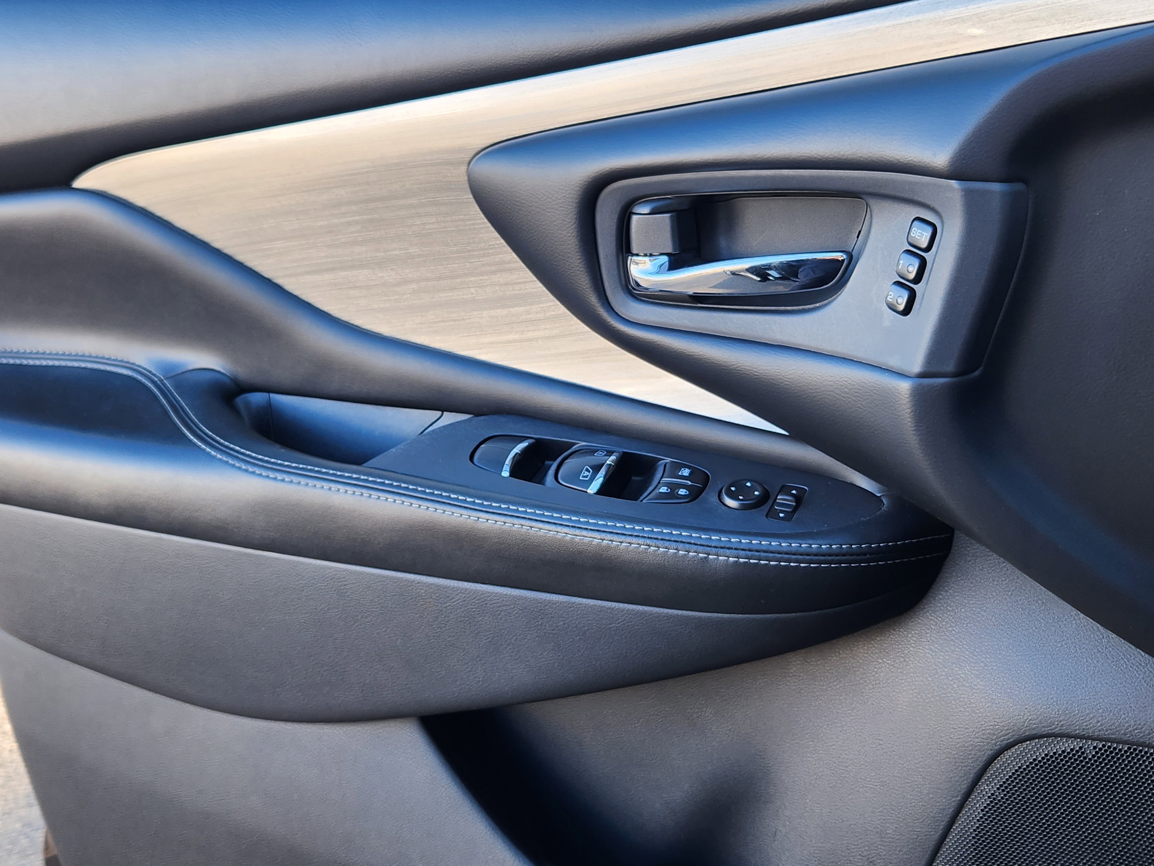 Used 2018 Nissan Murano Platinum image 12