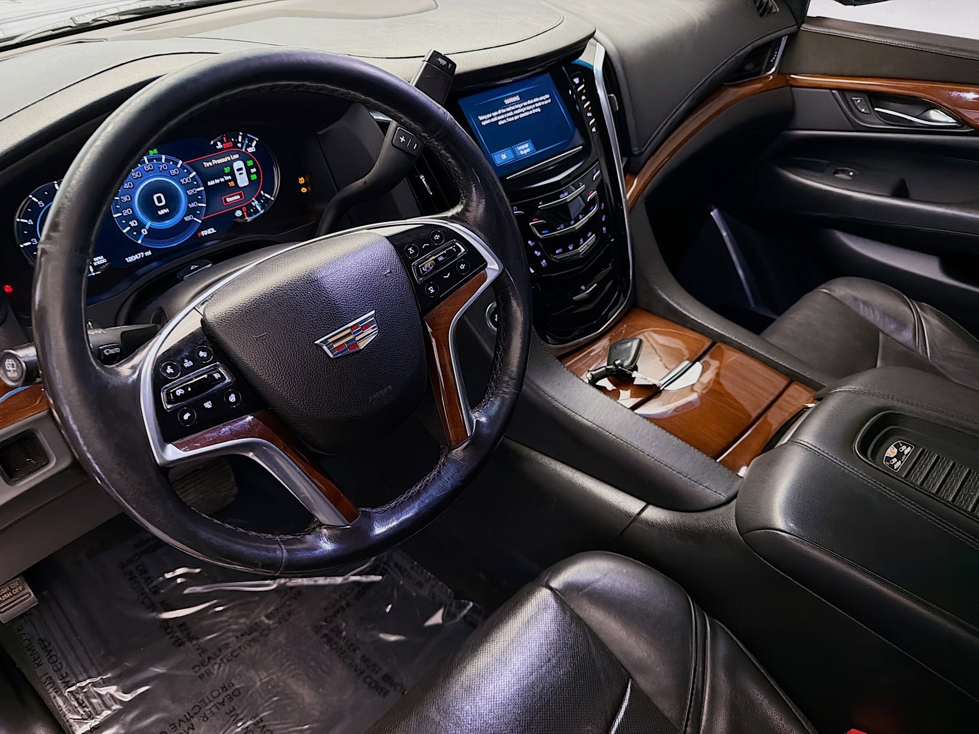 Used 2019 Cadillac Escalade ESV Luxury image 7