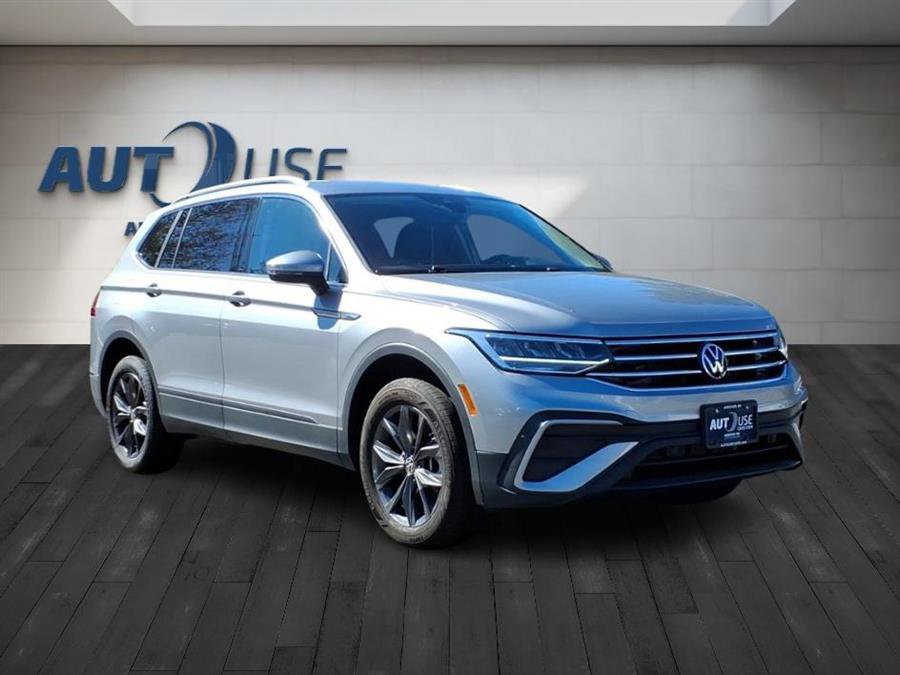Used 2024 Volkswagen Tiguan SE image 12