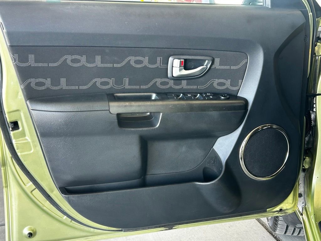Used 2013 Kia Soul + w/ Audio Pkg FWD image 11