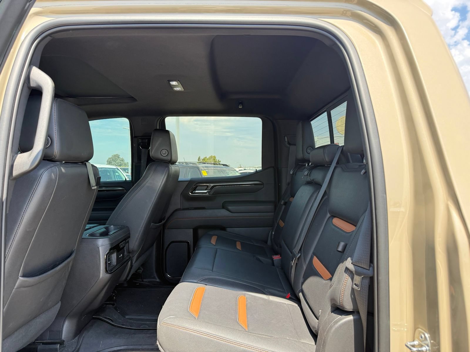 Used 2023 GMC Sierra 1500 AT4 w/ AT4 Premium Package AWD/4WD image 6