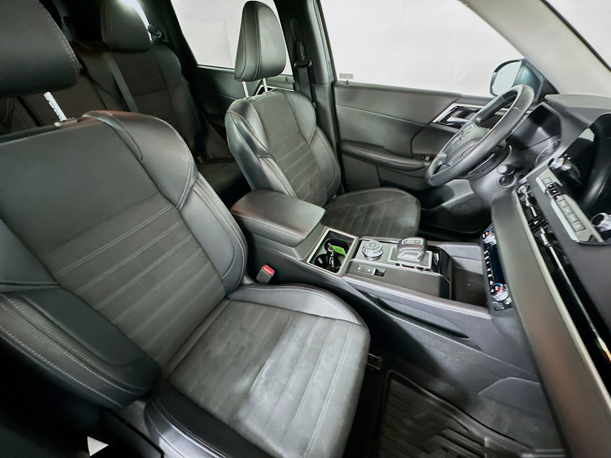 Used 2024 Mitsubishi Outlander SE image 33