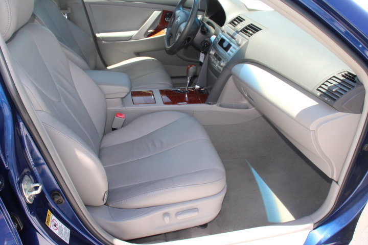 Used 2011 Toyota Camry XLE w/ XLE Extra-Value Pkg #2 FWD image 19