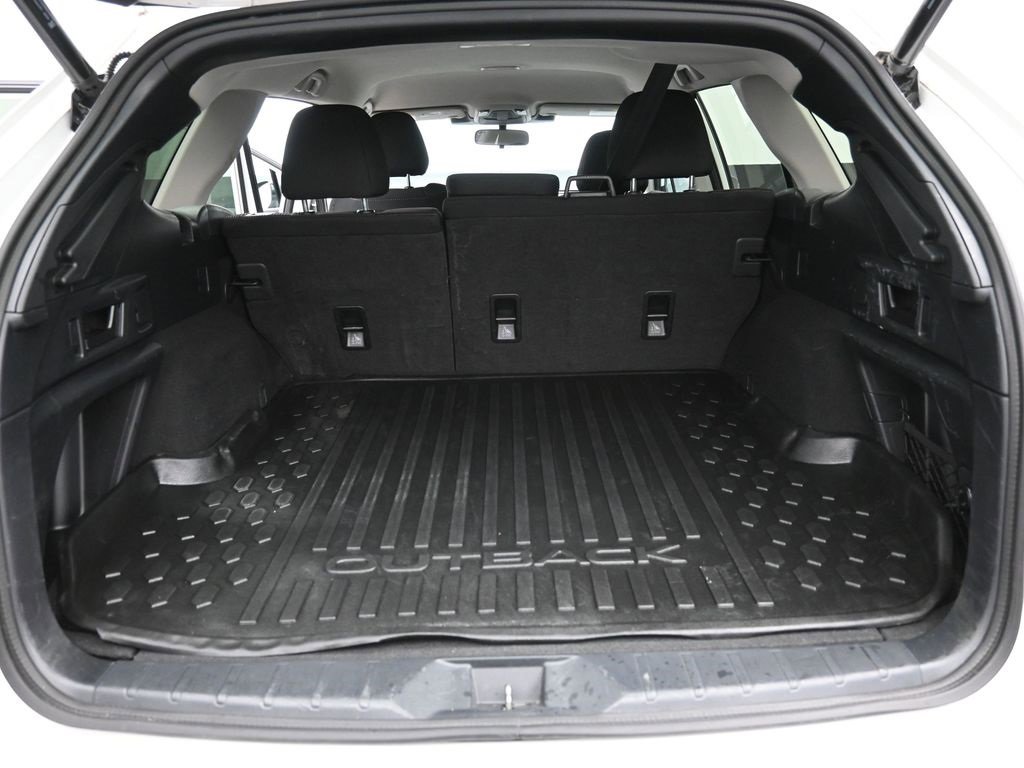 Used 2024 Subaru Outback Premium image 2