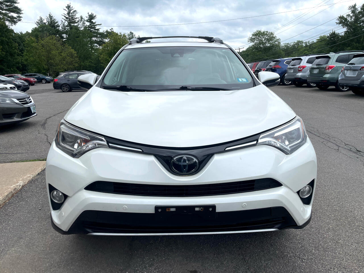 Used 2017 Toyota RAV4 Limited image 2