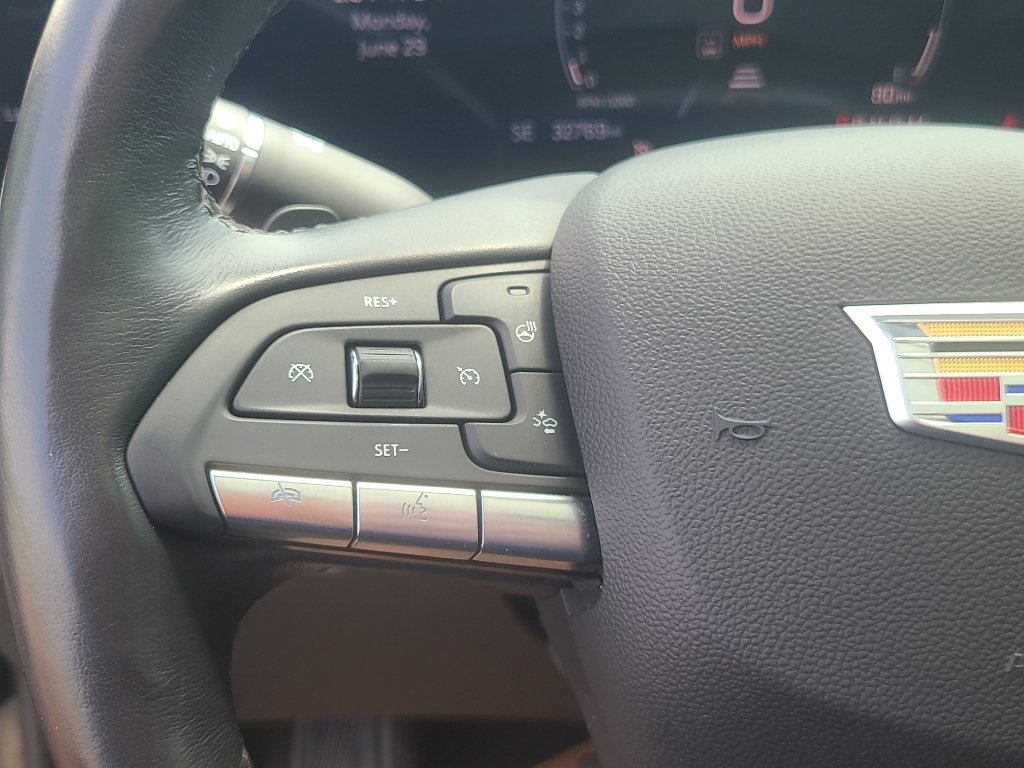 Used 2024 Cadillac XT4 Premium Luxury w/ Technology Package AWD/4WD image 33