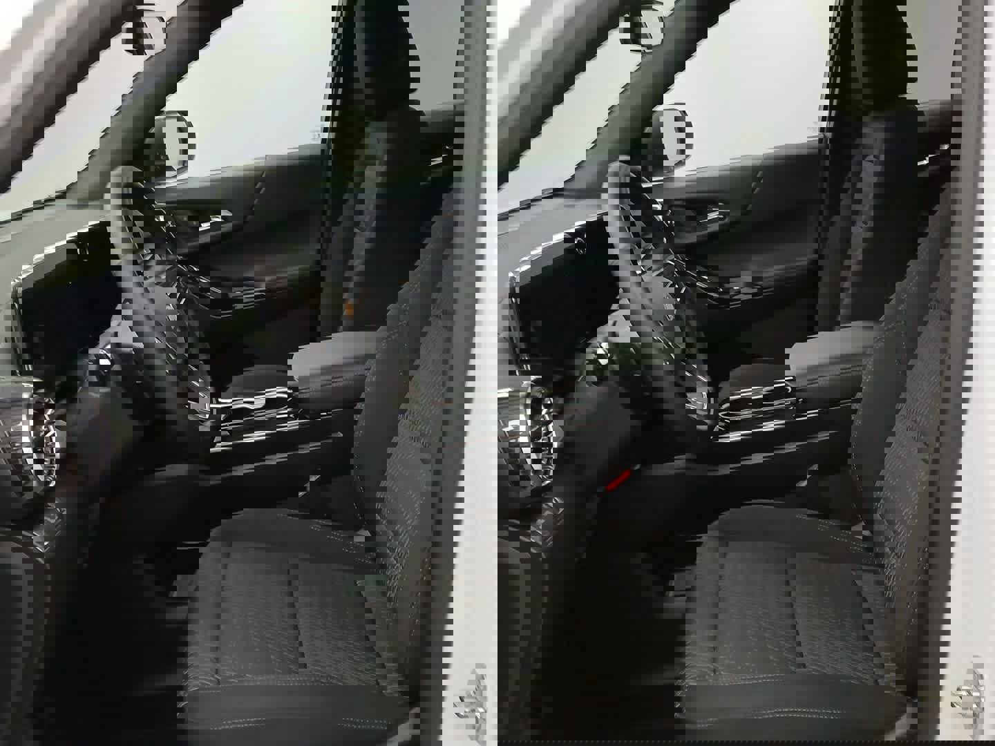 Used 2025 Chevrolet Equinox LT image 8