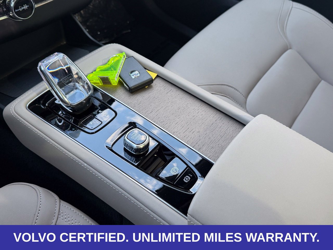 Certified 2026 Volvo XC90 B6 Plus AWD/4WD image 24